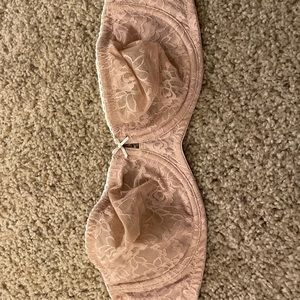 B.tempt’d strapless bra